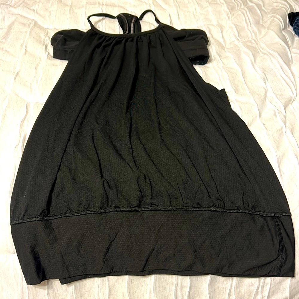 Lululemon black tank with built in bra size 10